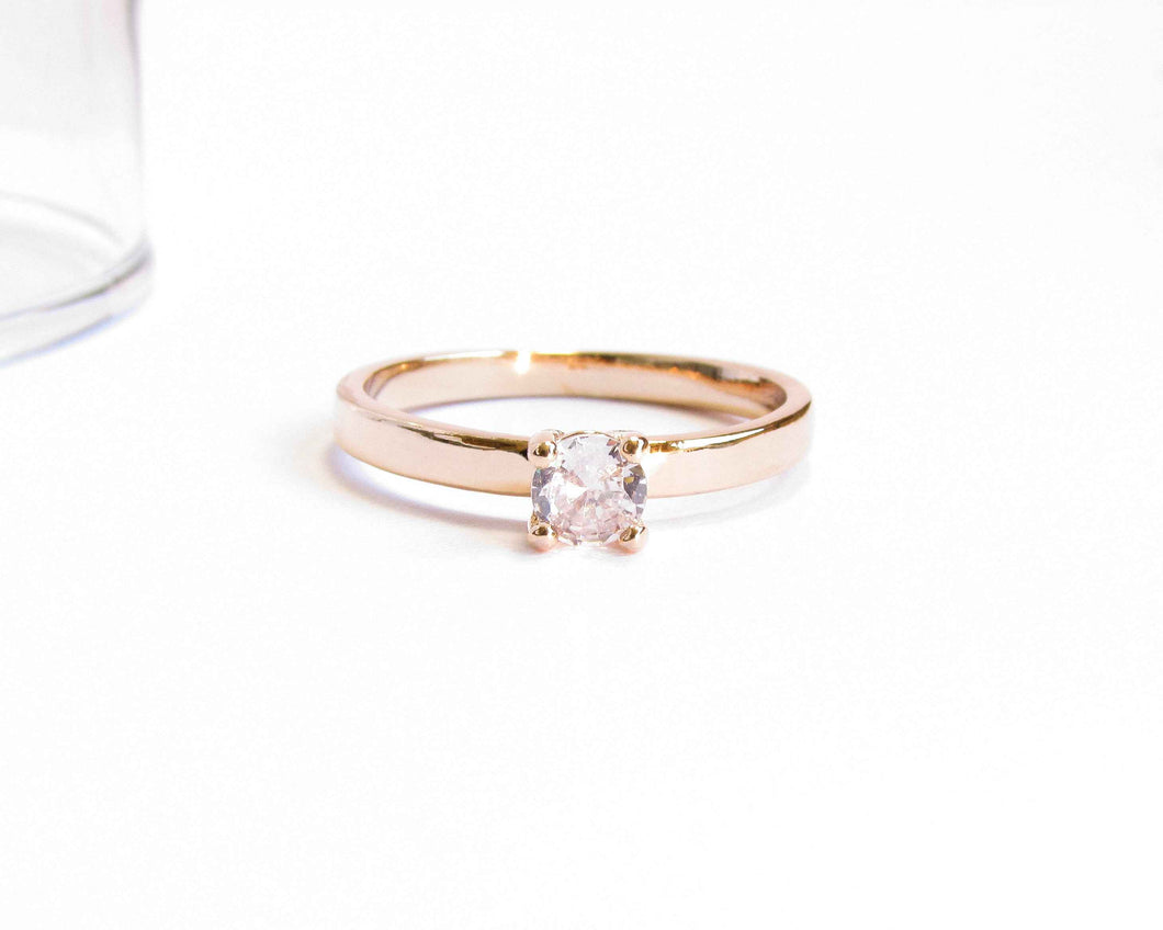 ANILLO COMPROMISO CLÁSICO ENCHAPADO EN ORO